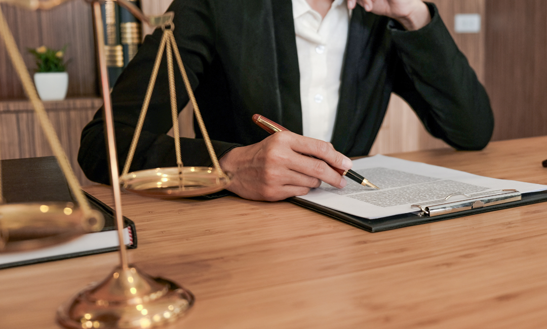 Navigating Legalities: Essential Legal Tips for Small Business Owners